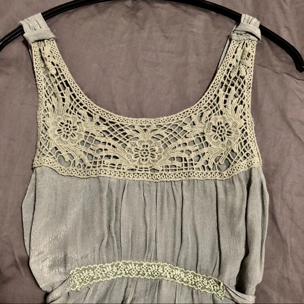 Cute olive color dress size small crochet design - Picture 3 of 6